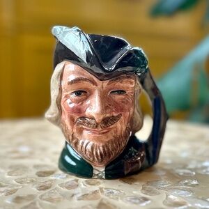 Royal Doulton Vintage 1959 Handmade Robin Hood Collectible Accent Mug Tableware